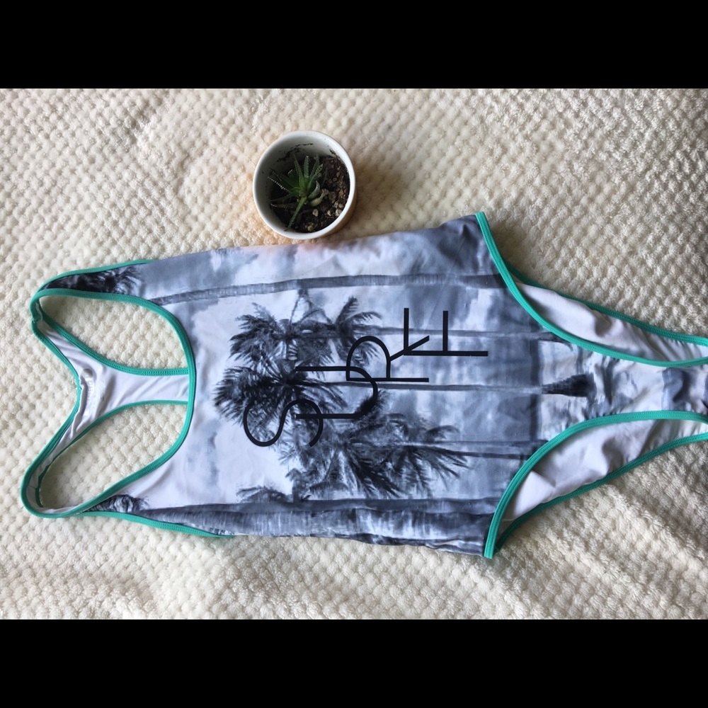 Bathing suit